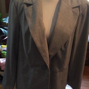2 piece light gray suit has shoulder pads